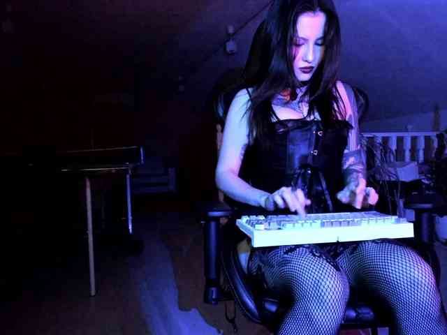 DominatrixDemonia webcam