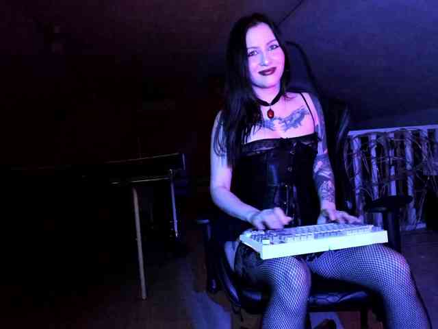DominatrixDemonia webcam