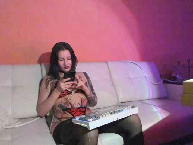 DominatrixDemonia webcam