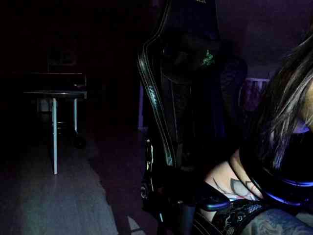 DominatrixDemonia webcam
