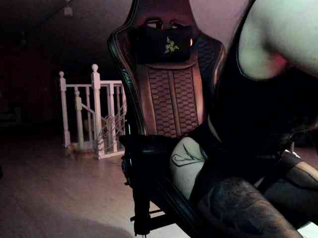 DominatrixDemonia webcam