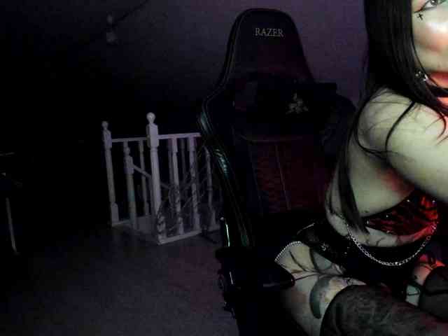 DominatrixDemonia webcam