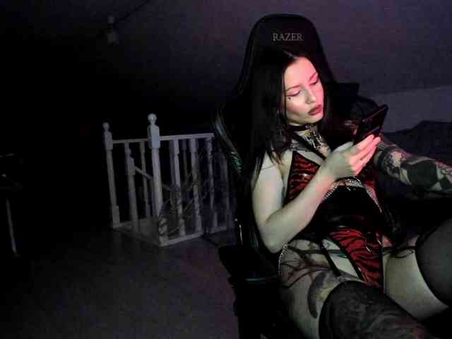 DominatrixDemonia webcam
