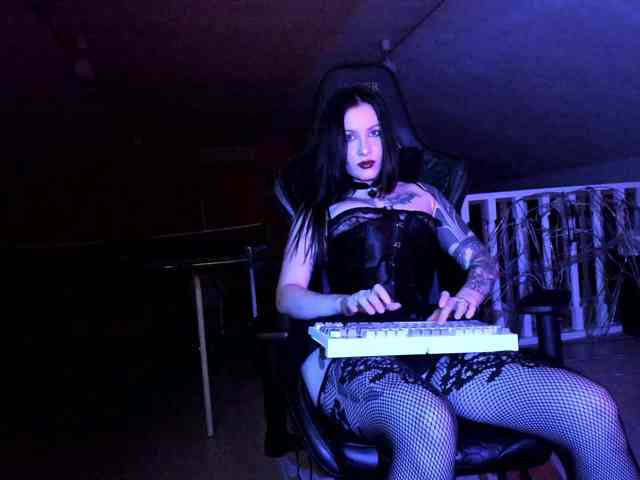 DominatrixDemonia webcam
