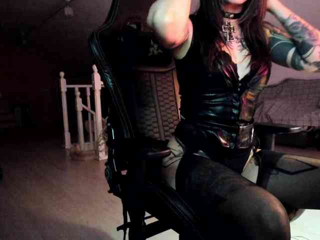 DominatrixDemonia webcam