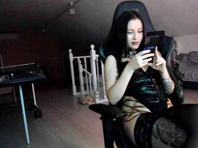 DominatrixDemonia webcam