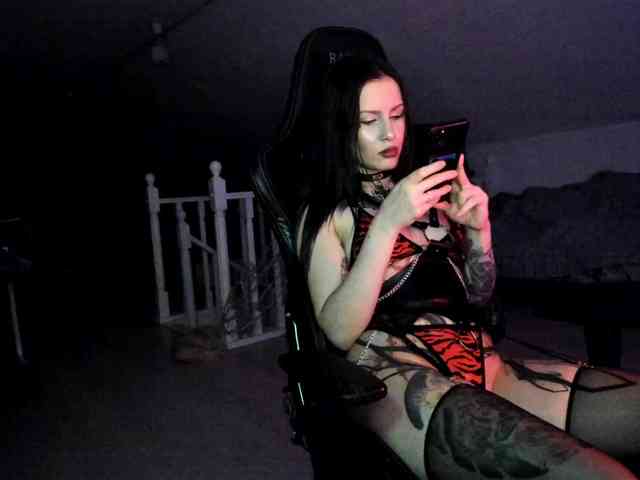 DominatrixDemonia webcam