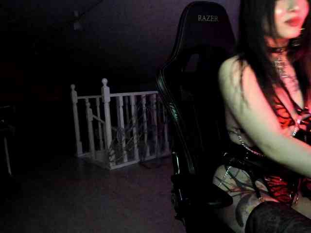 DominatrixDemonia webcam