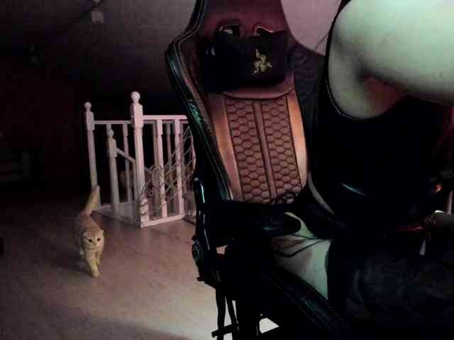 DominatrixDemonia webcam