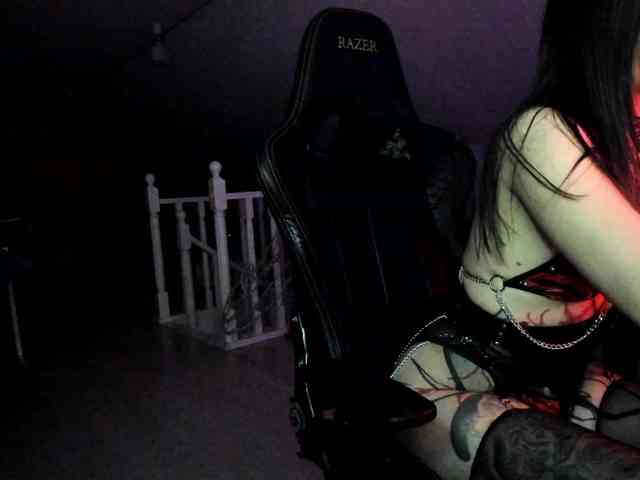 DominatrixDemonia webcam