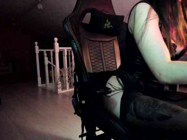 DominatrixDemonia webcam