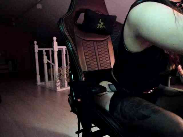 DominatrixDemonia webcam