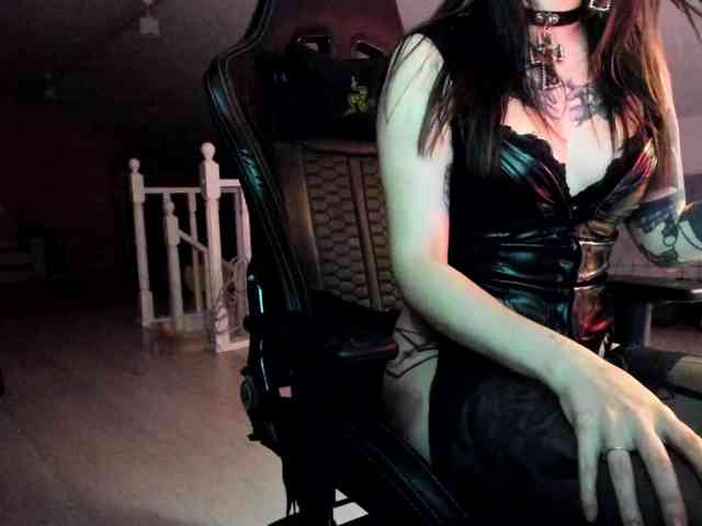 DominatrixDemonia webcam