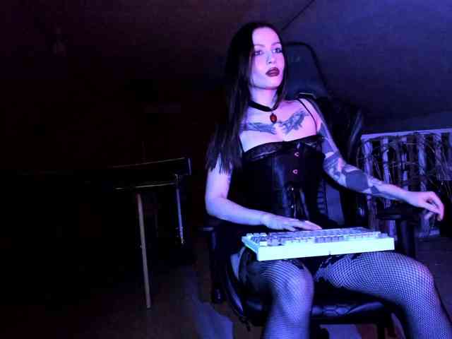 DominatrixDemonia webcam