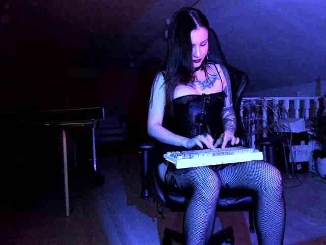 DominatrixDemonia webcam