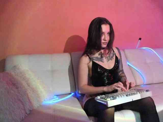 DominatrixDemonia webcam