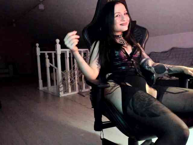 DominatrixDemonia webcam