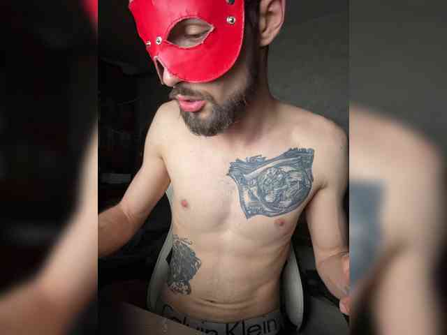 AzartnyiMalyi Live Webcam on BongaCams