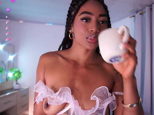 alondrasparrow live cam on BongaCams