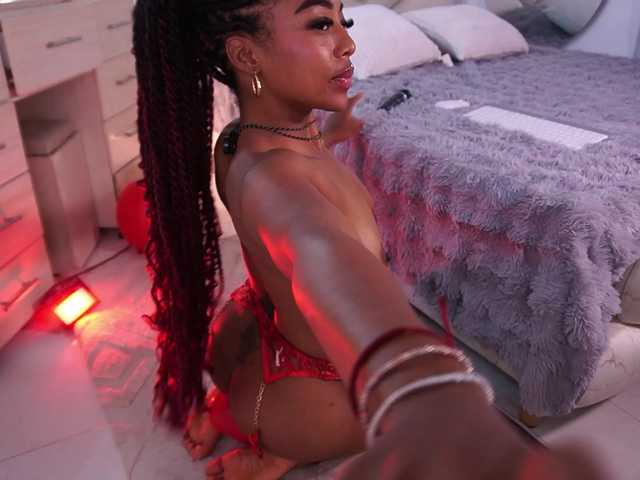 alondrasparrow live cam on BongaCams