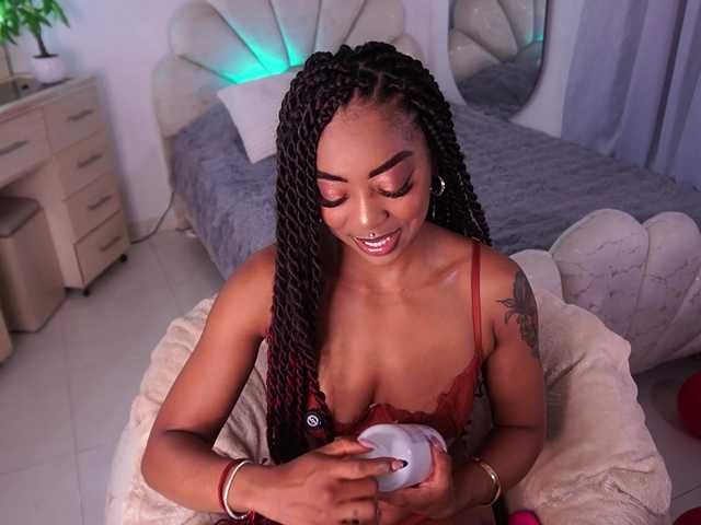 alondrasparrow live cam on BongaCams
