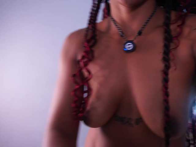 alondrasparrow live cam on BongaCams