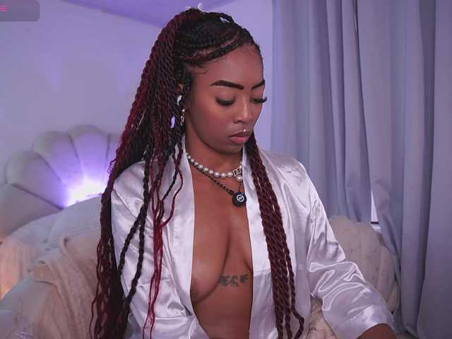 alondrasparrow live cam on BongaCams