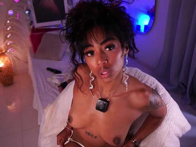 alondrasparrow live cam on BongaCams