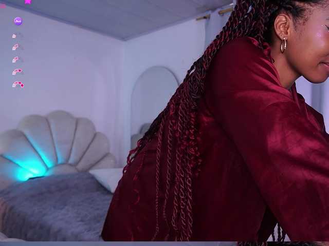 alondrasparrow live cam on BongaCams