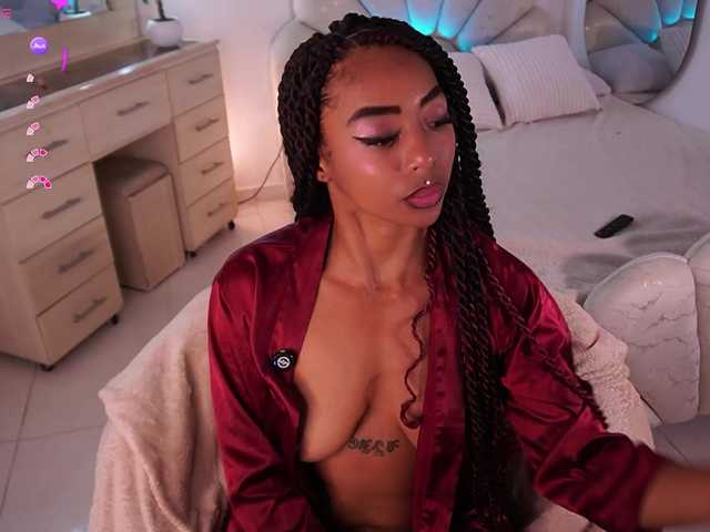 alondrasparrow live cam on BongaCams