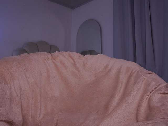 alondrasparrow live cam on BongaCams
