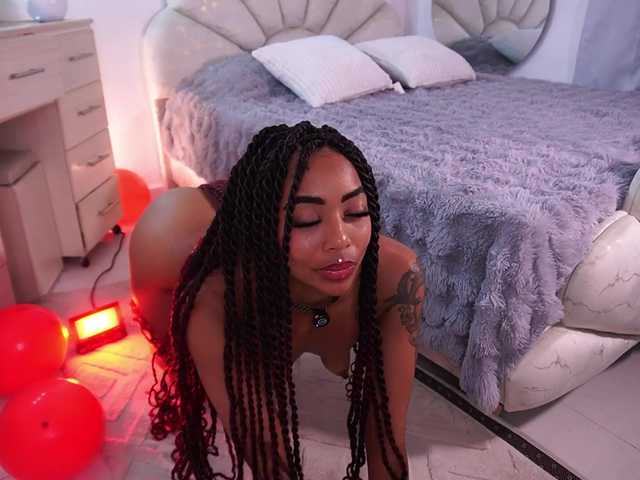 alondrasparrow live cam on BongaCams