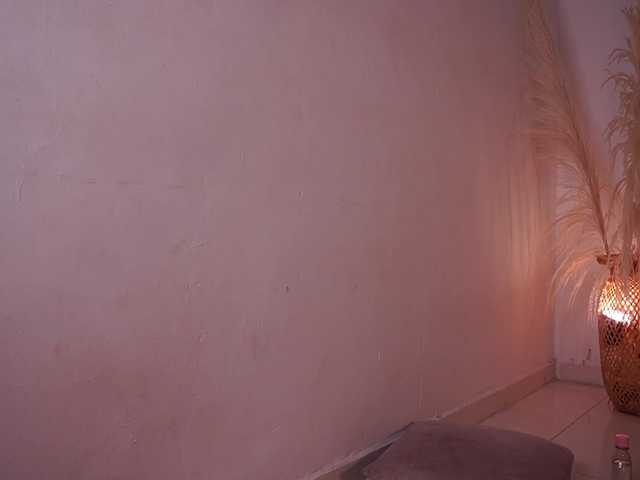 alondrasparrow live cam on BongaCams