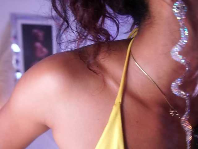 alondrasparrow live cam on BongaCams