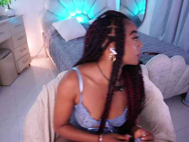 Model: AlondraSparrow