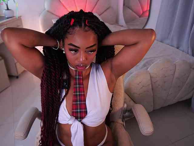 Model: AlondraSparrow