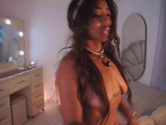 alondrasparrow Live Webcam on BongaCams