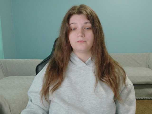 TreeJeanne live cam preview