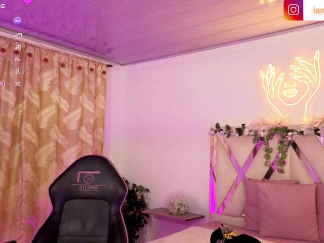 hina-tay's BongaCams show and profile