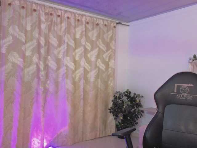 hina-tay's BongaCams show and profile