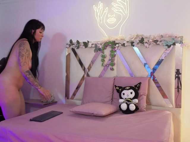 hina-tay's BongaCams show and profile