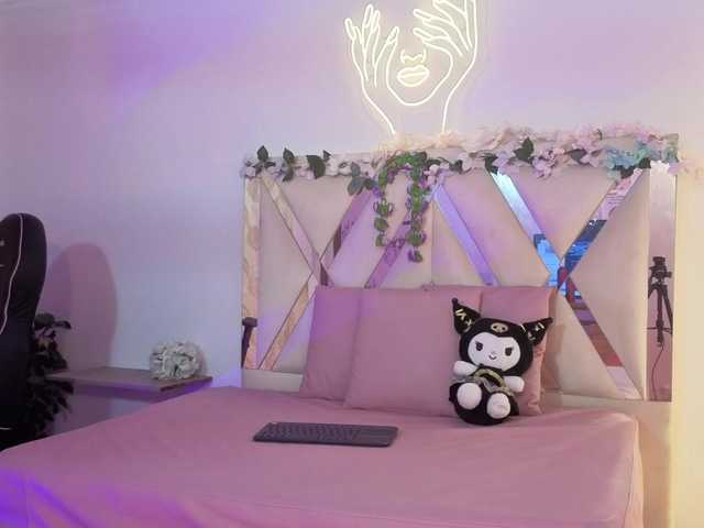 hina-tay's BongaCams show and profile