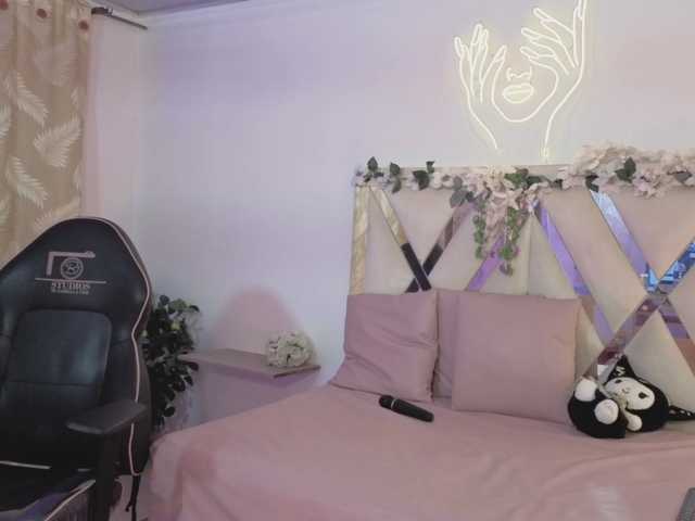 hina-tay's BongaCams show and profile