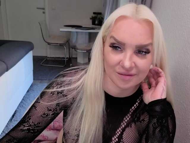 MiaXXXLive live cam on BongaCams