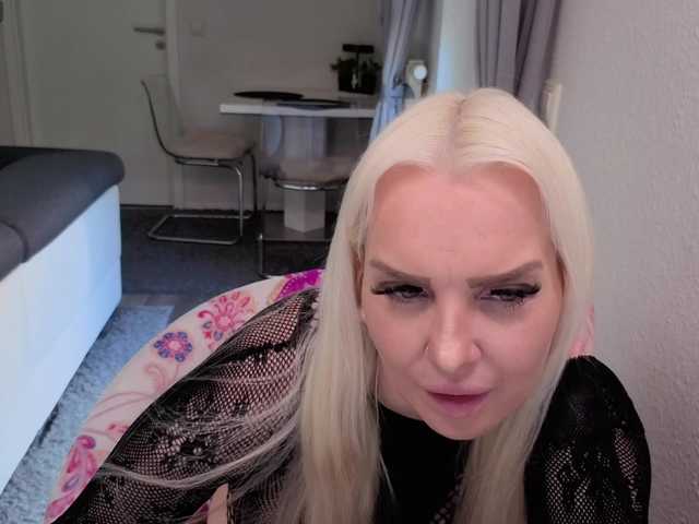 MiaXXXLive