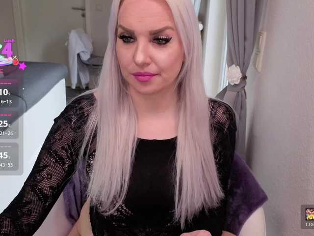 MiaXXXLive