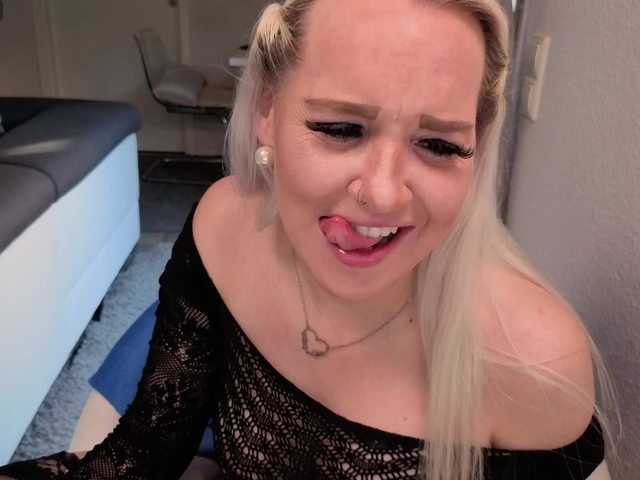 MiaXXXLive