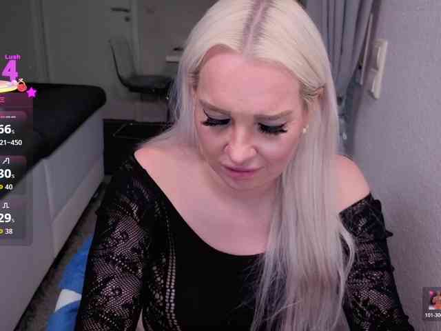 MiaXXXLive webcam