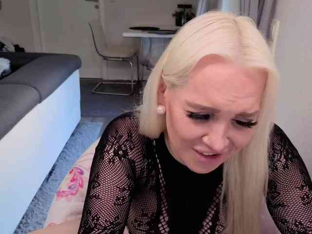 MiaXXXLive webcam