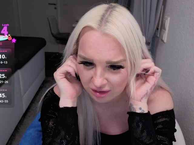 MiaXXXLive